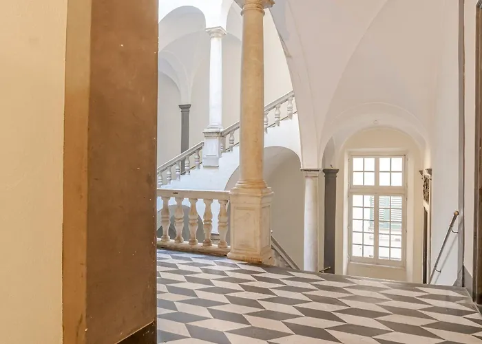Al Garibaldi Palazzo Dei Rolli Nel Cuore Della Citta 公寓 *